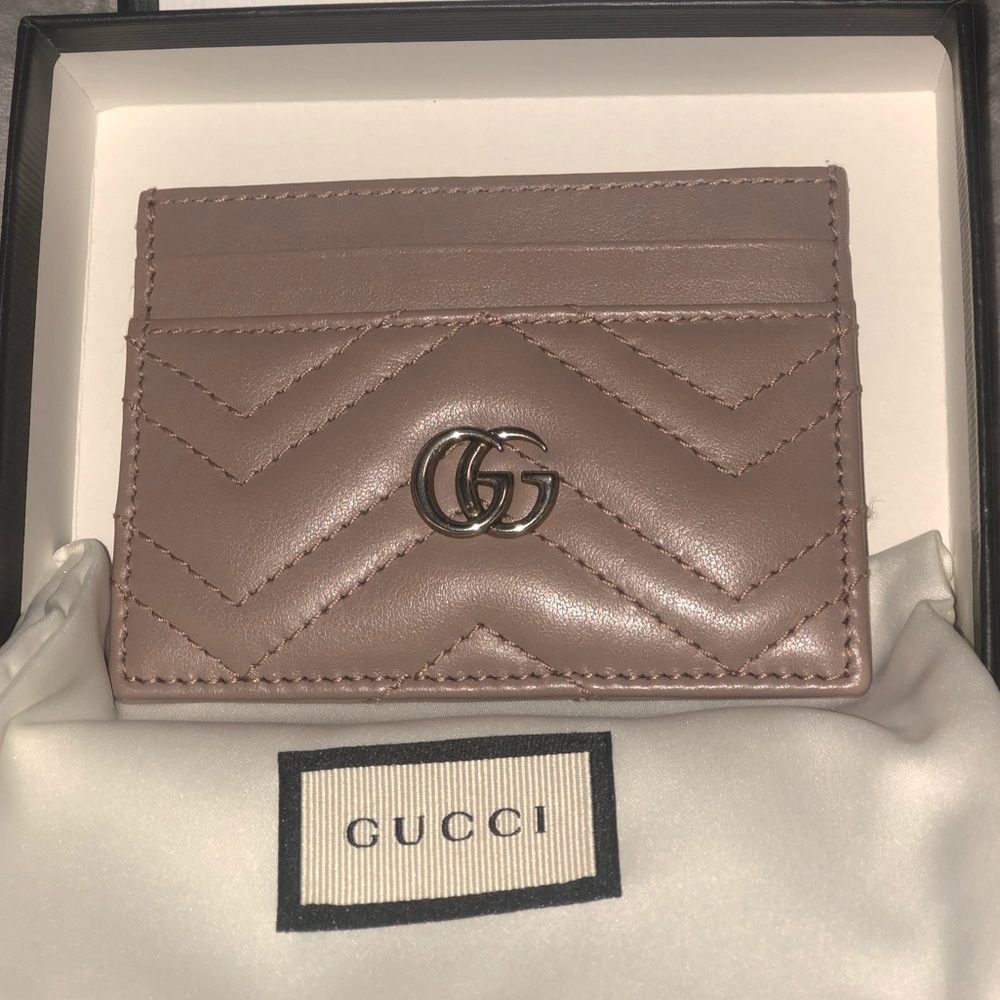 Authentic Gucci GG marmont card case in Dusty pink